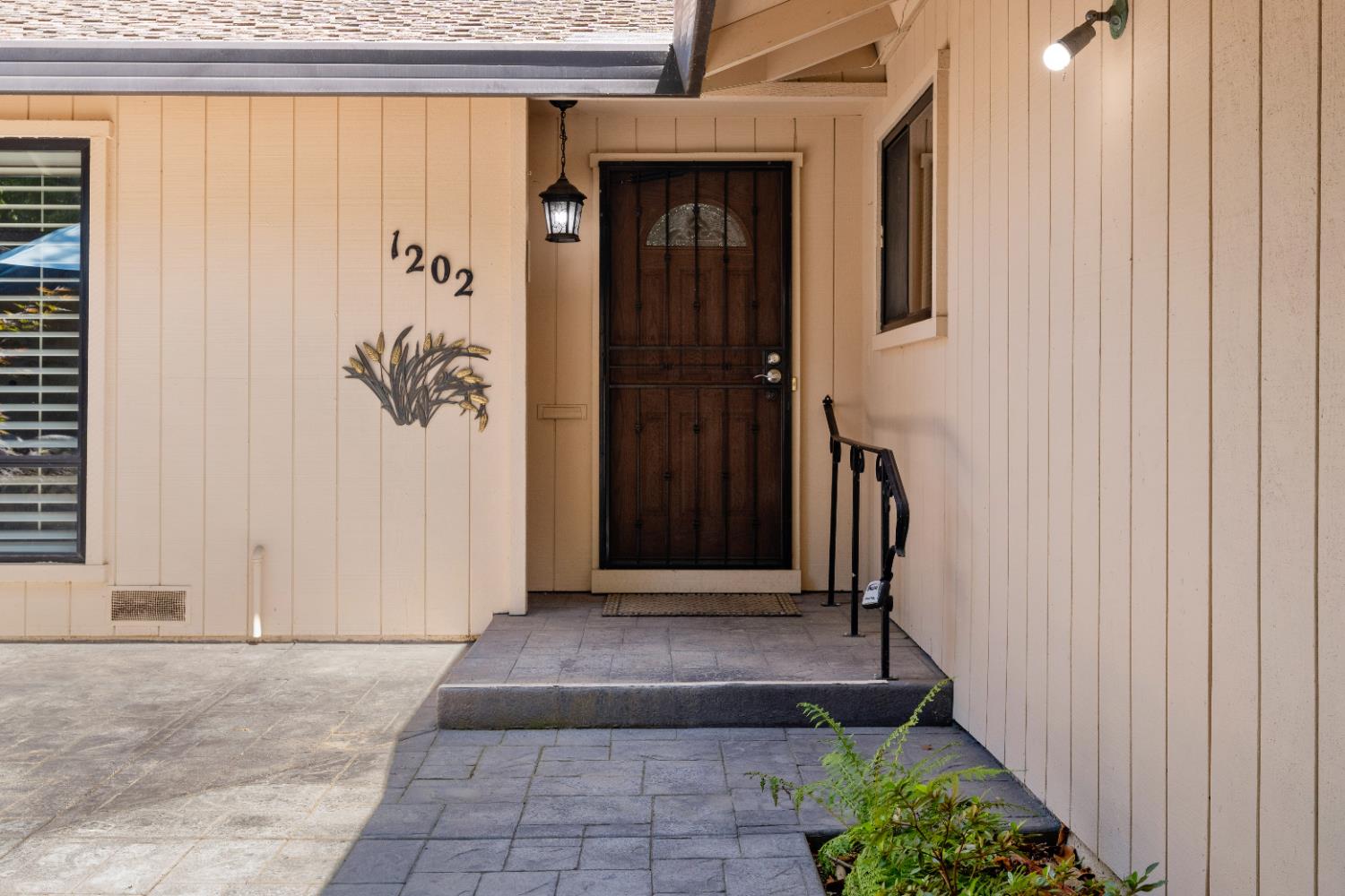 1202 Commons Drive