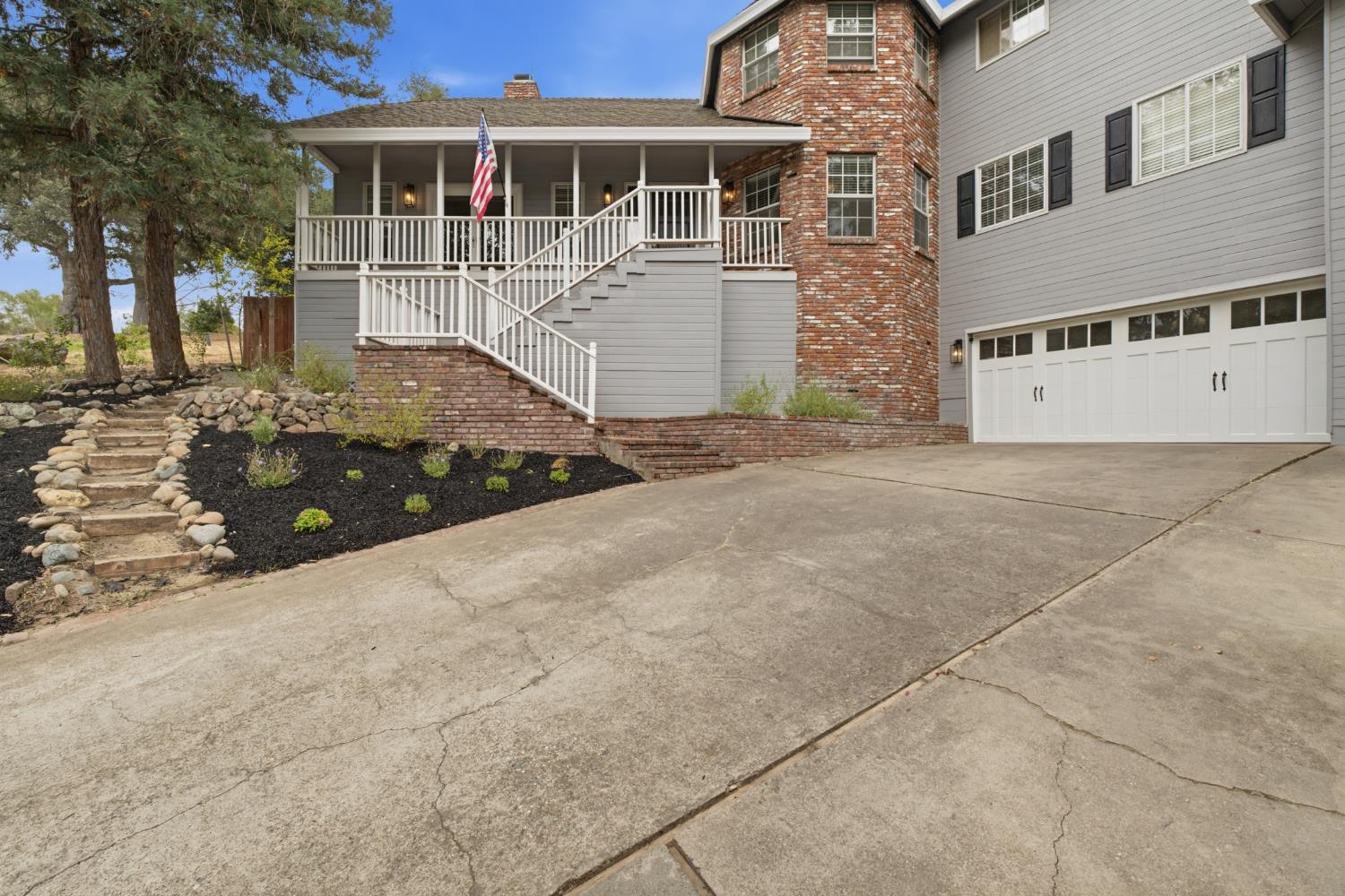 116 Simmons Way