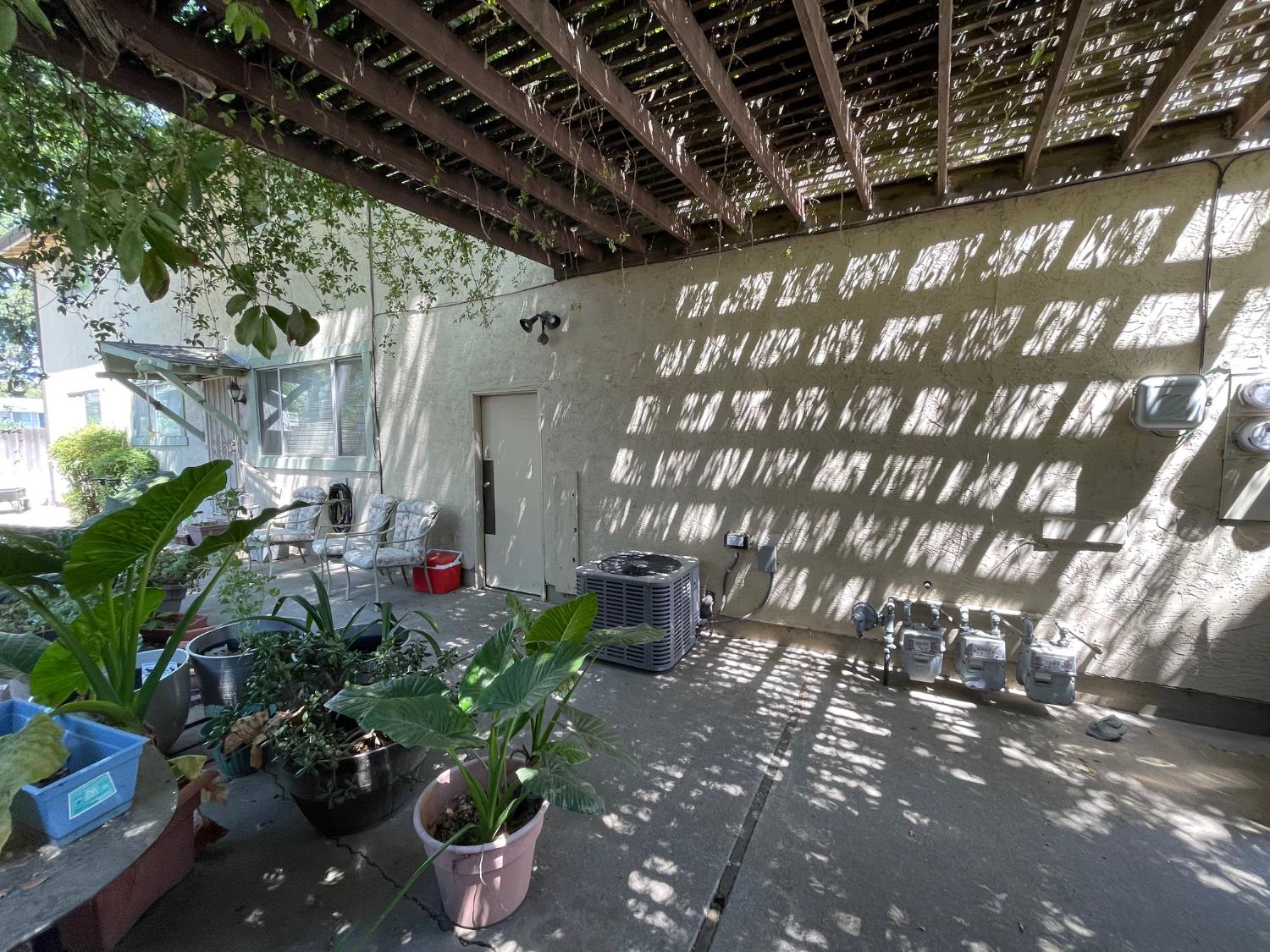 648 California Street