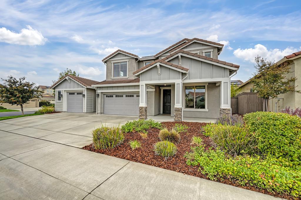 3809 Fenway Circle