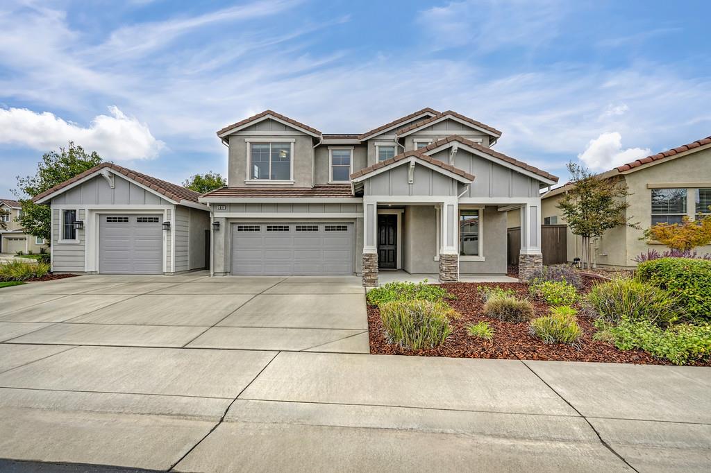3809 Fenway Circle