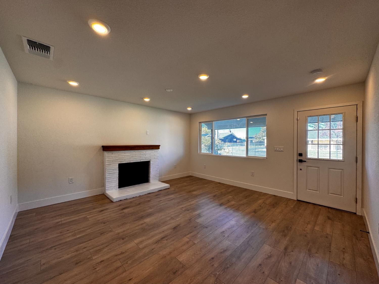 760 Craighton Avenue