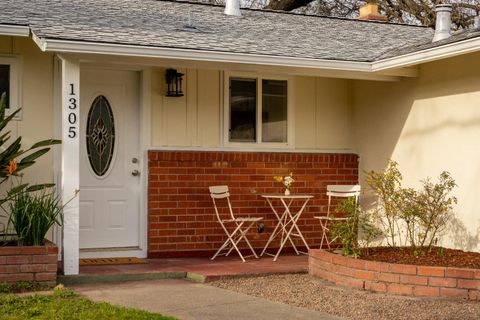 1305 Gerry Way Roseville CA 95661