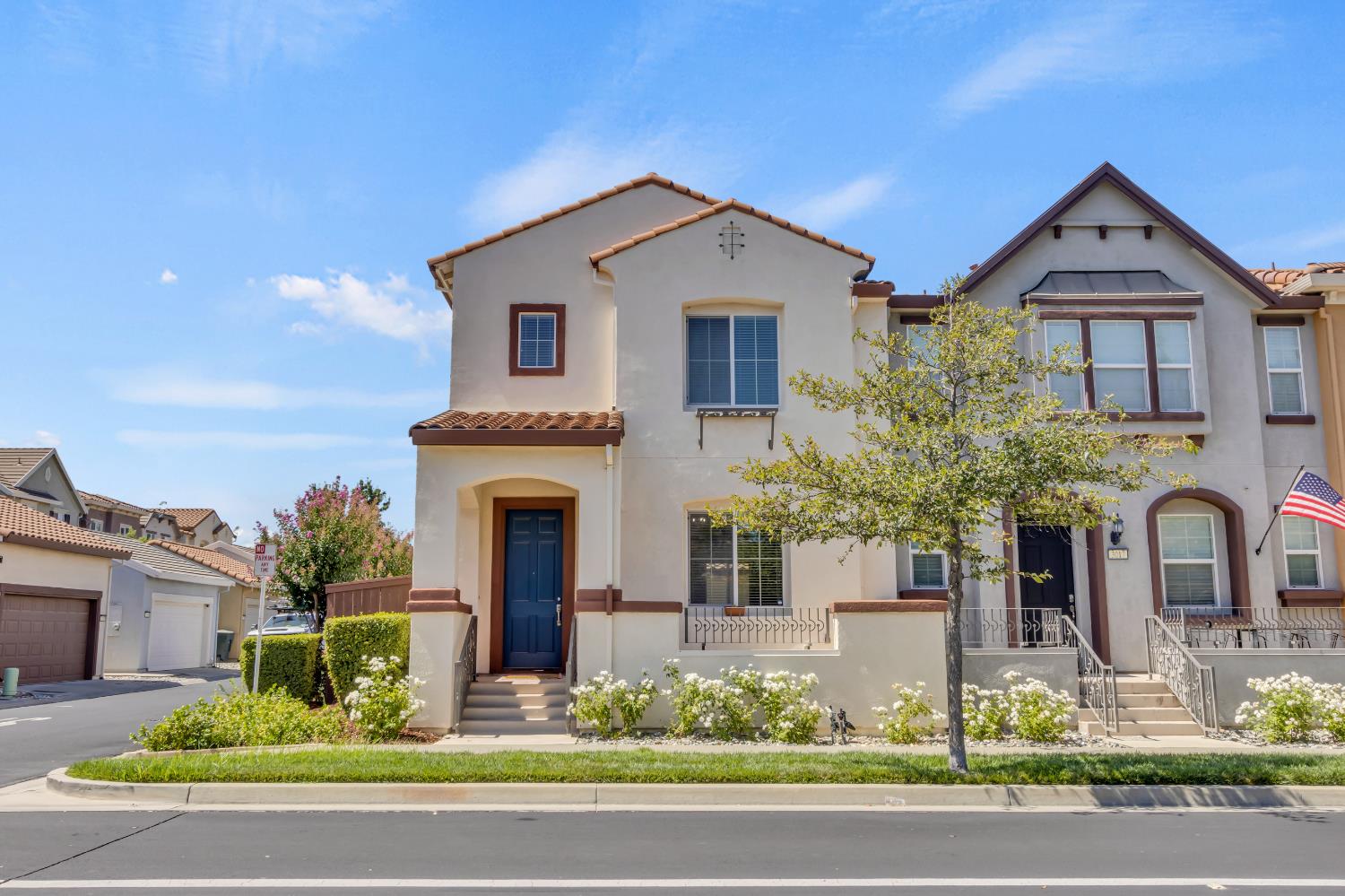 3009 Monument Drive