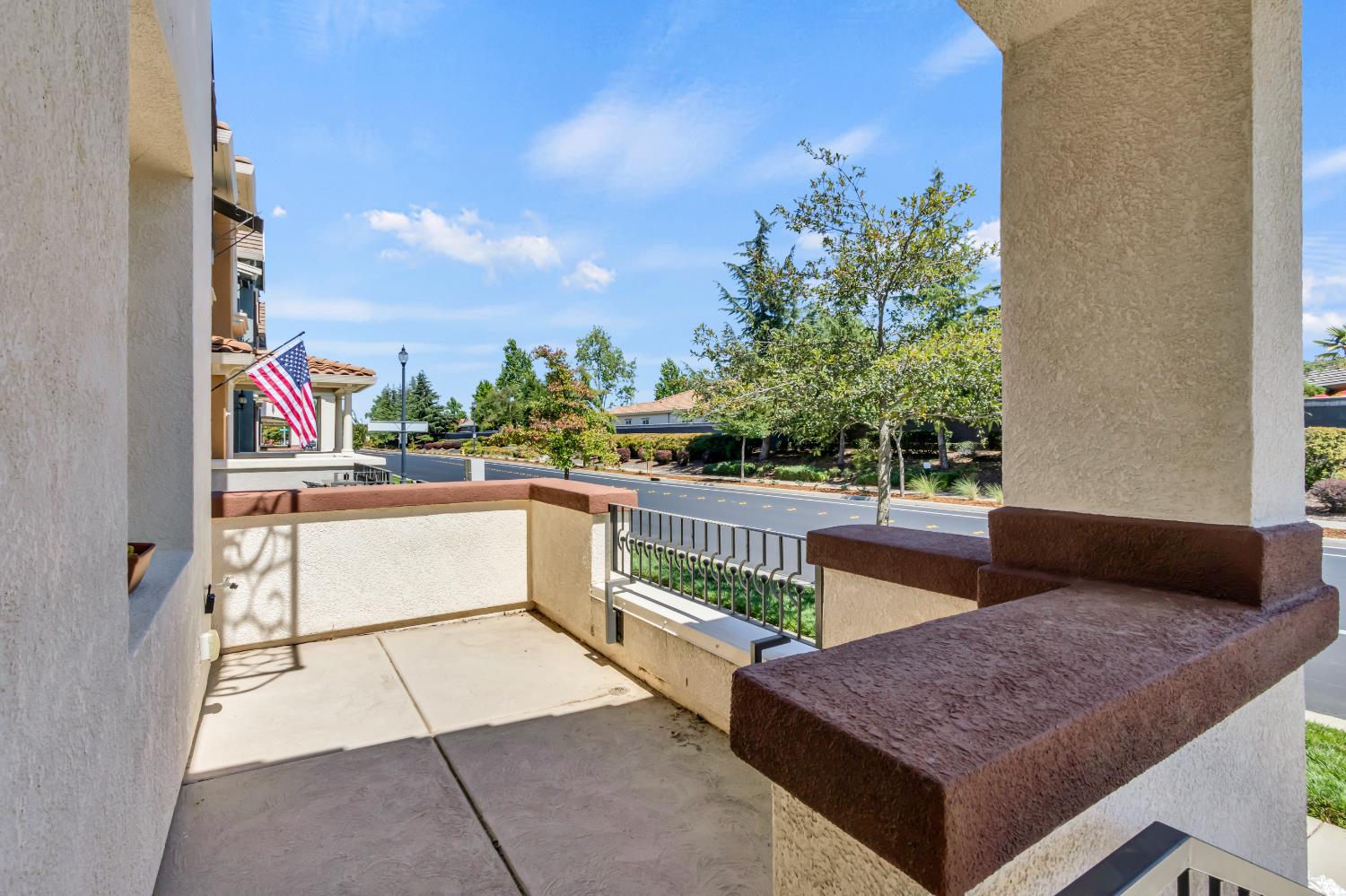 3009 Monument Drive
