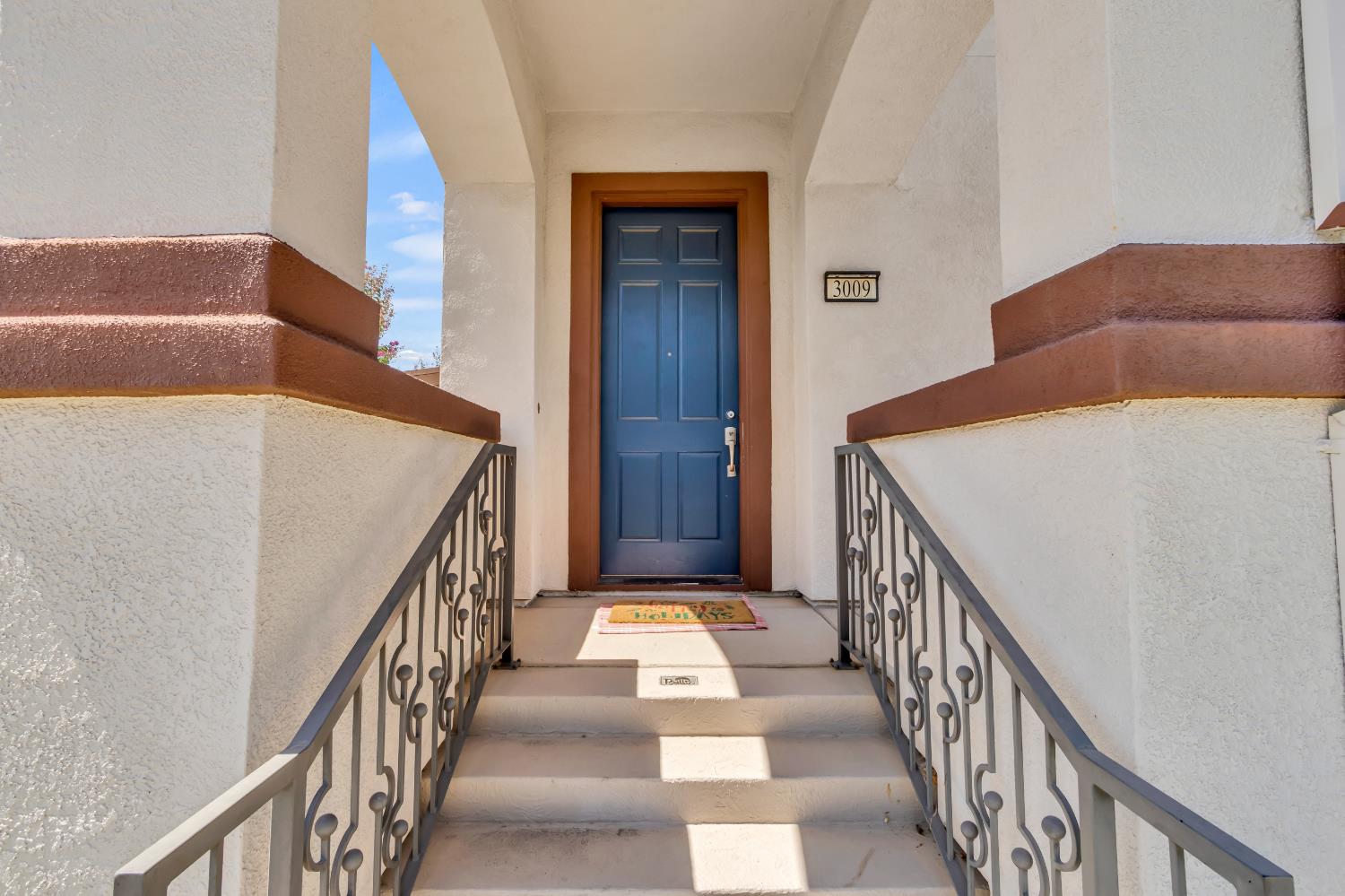 3009 Monument Drive