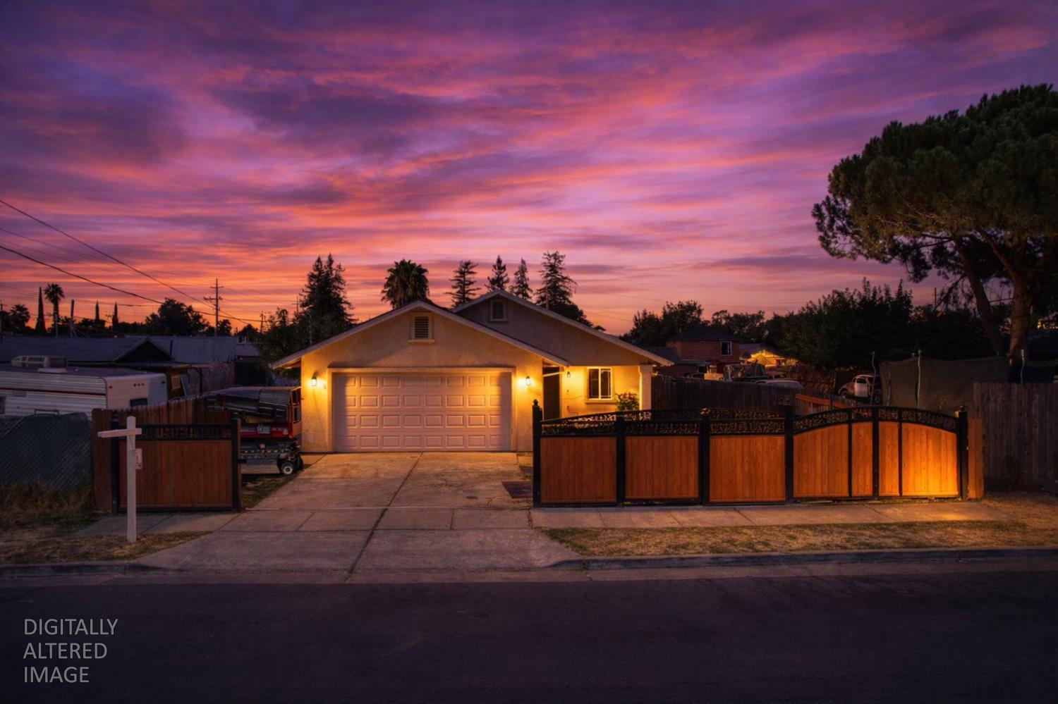 2637 W Acacia