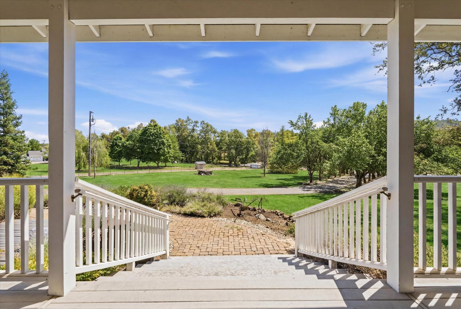 13197 Lake Valley Dr