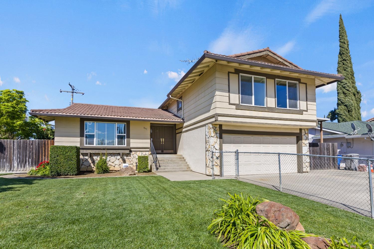 865 Regatta Drive