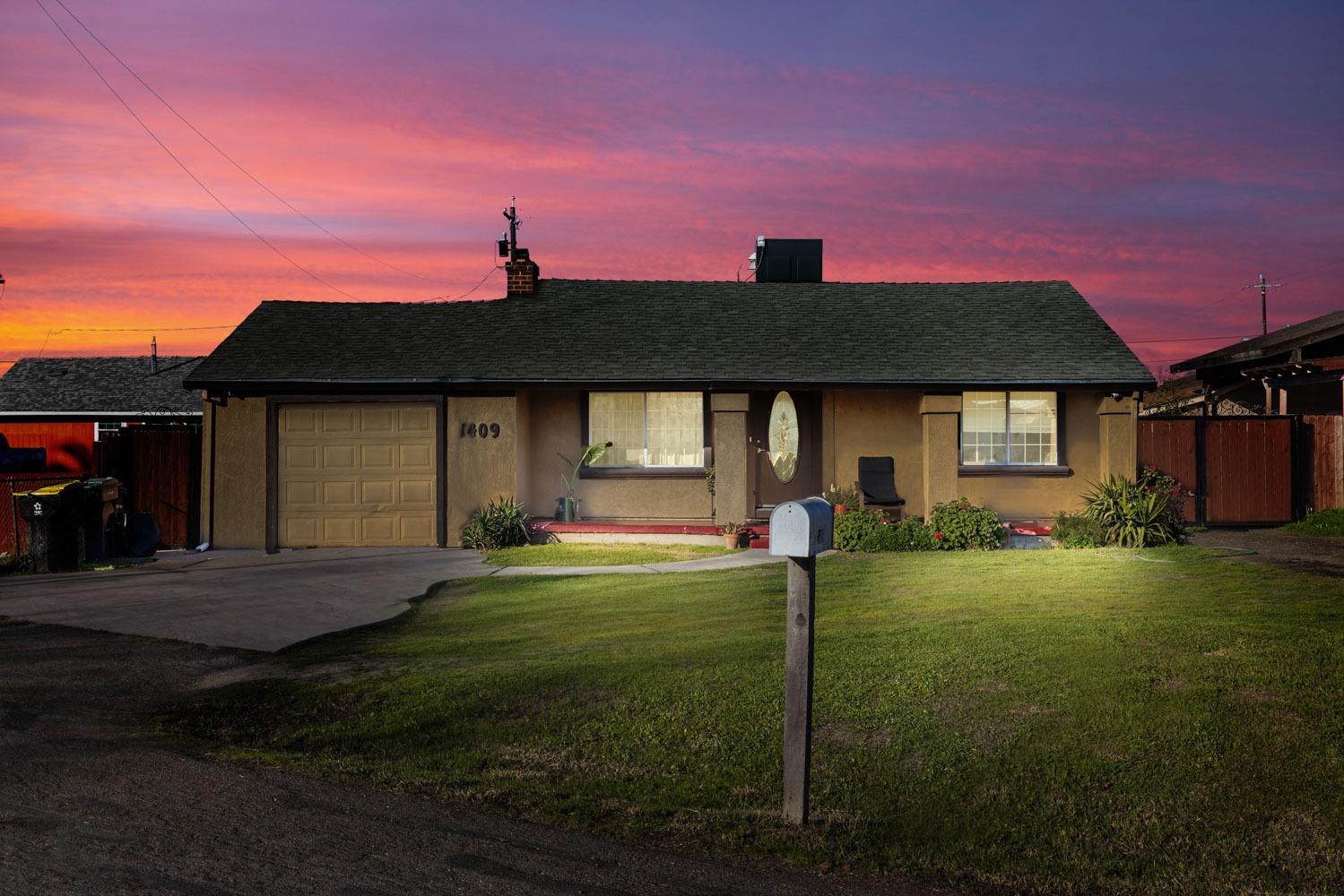 1409 Josephine Street