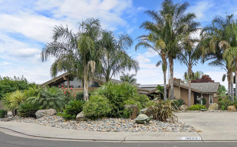 3823 Merrimac Court