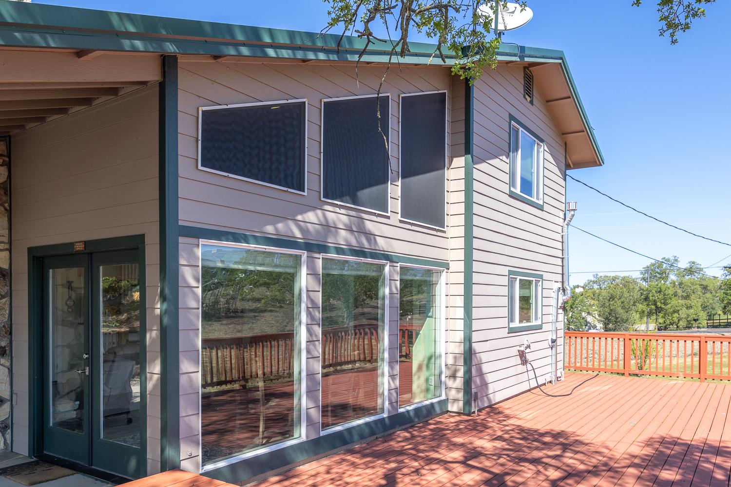 14837 Avenida Central