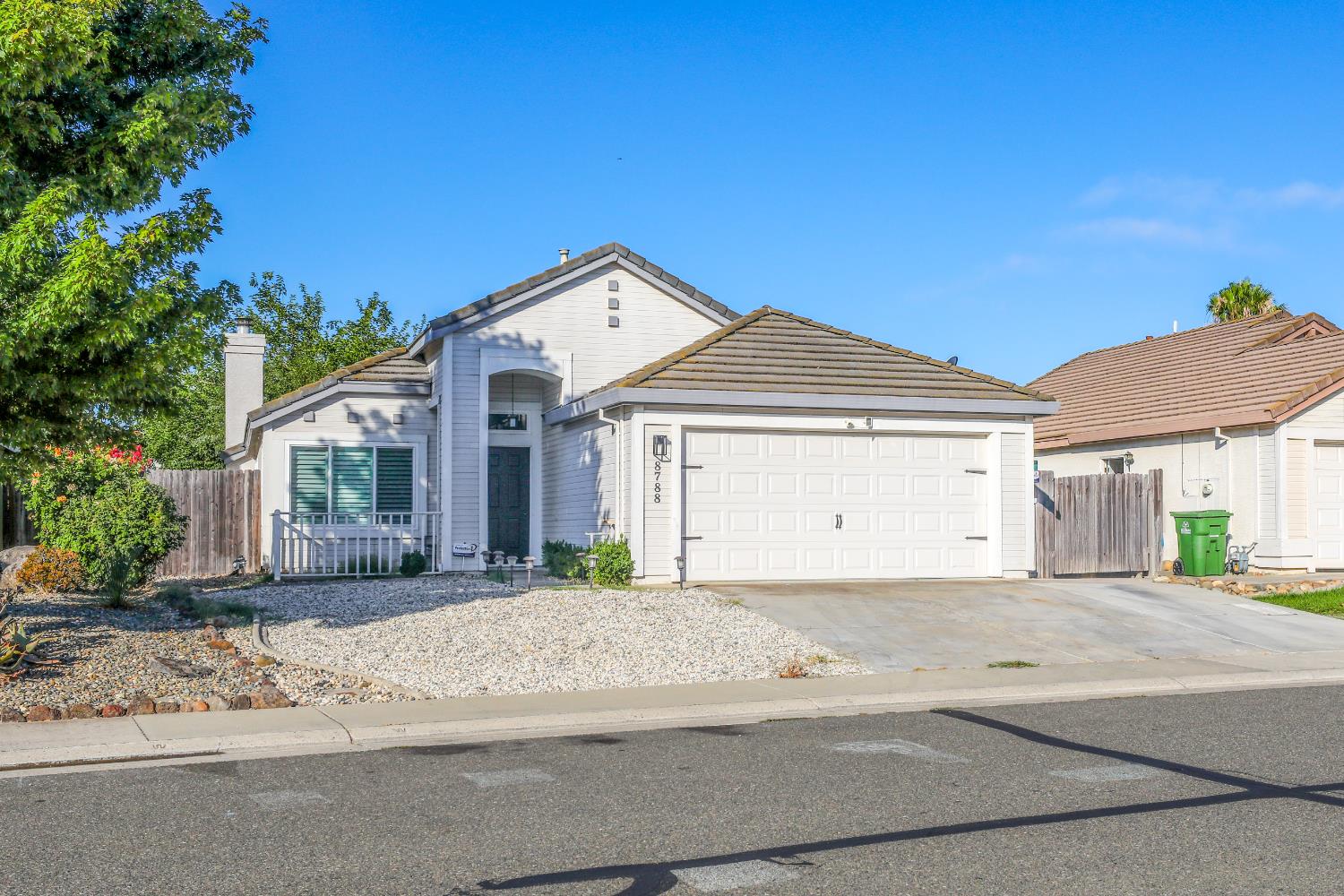 8788 Apricot Woods Way