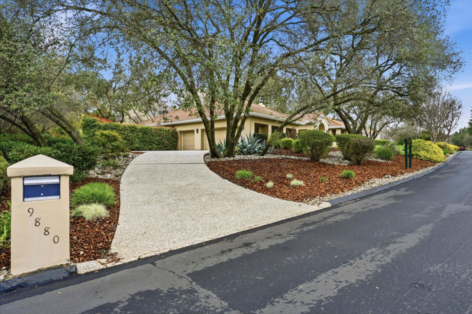 9880 Los Lagos Circle N