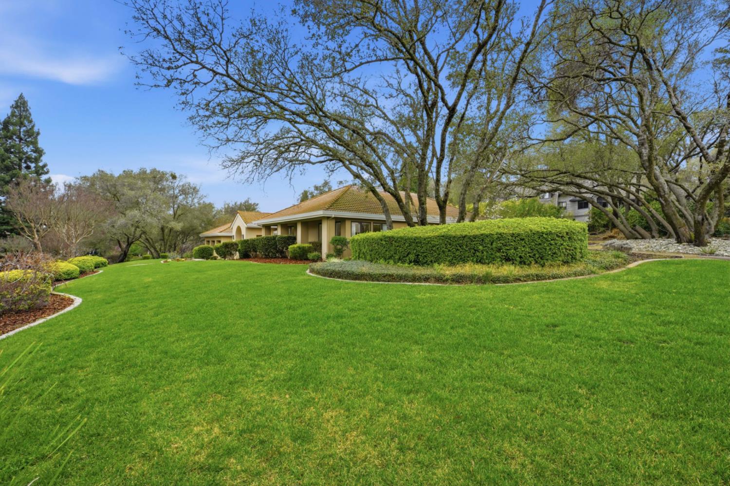 9880 Los Lagos Circle N