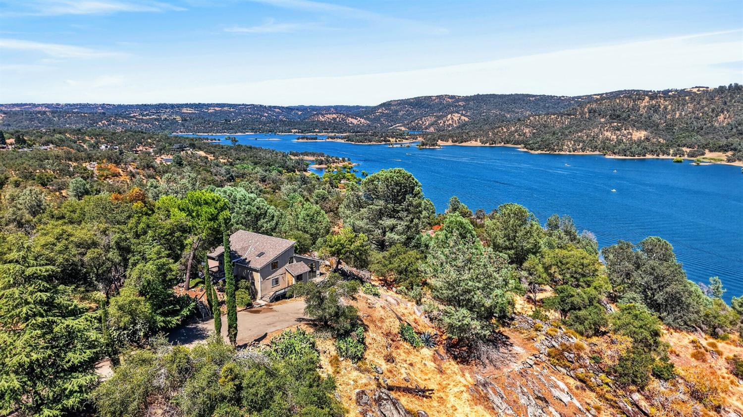 5049 Lake Forest Drive