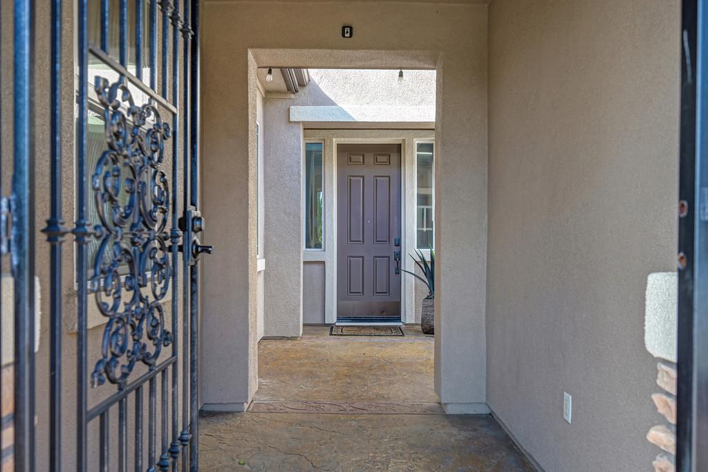 2761 Aberdeen Lane