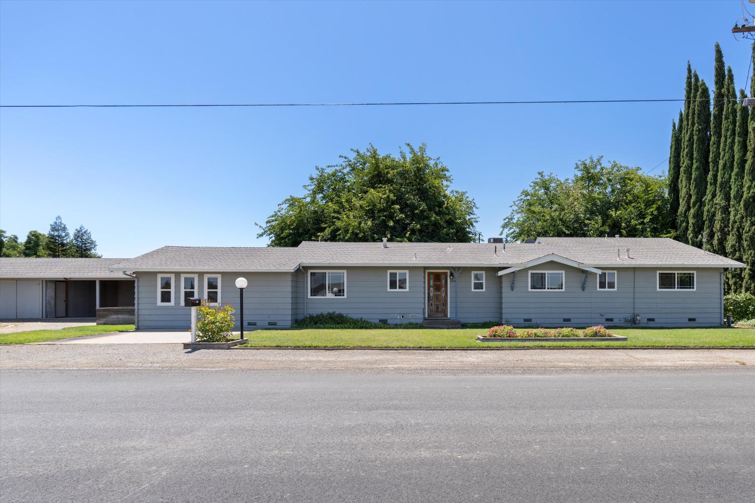 1710 Edwards Lane