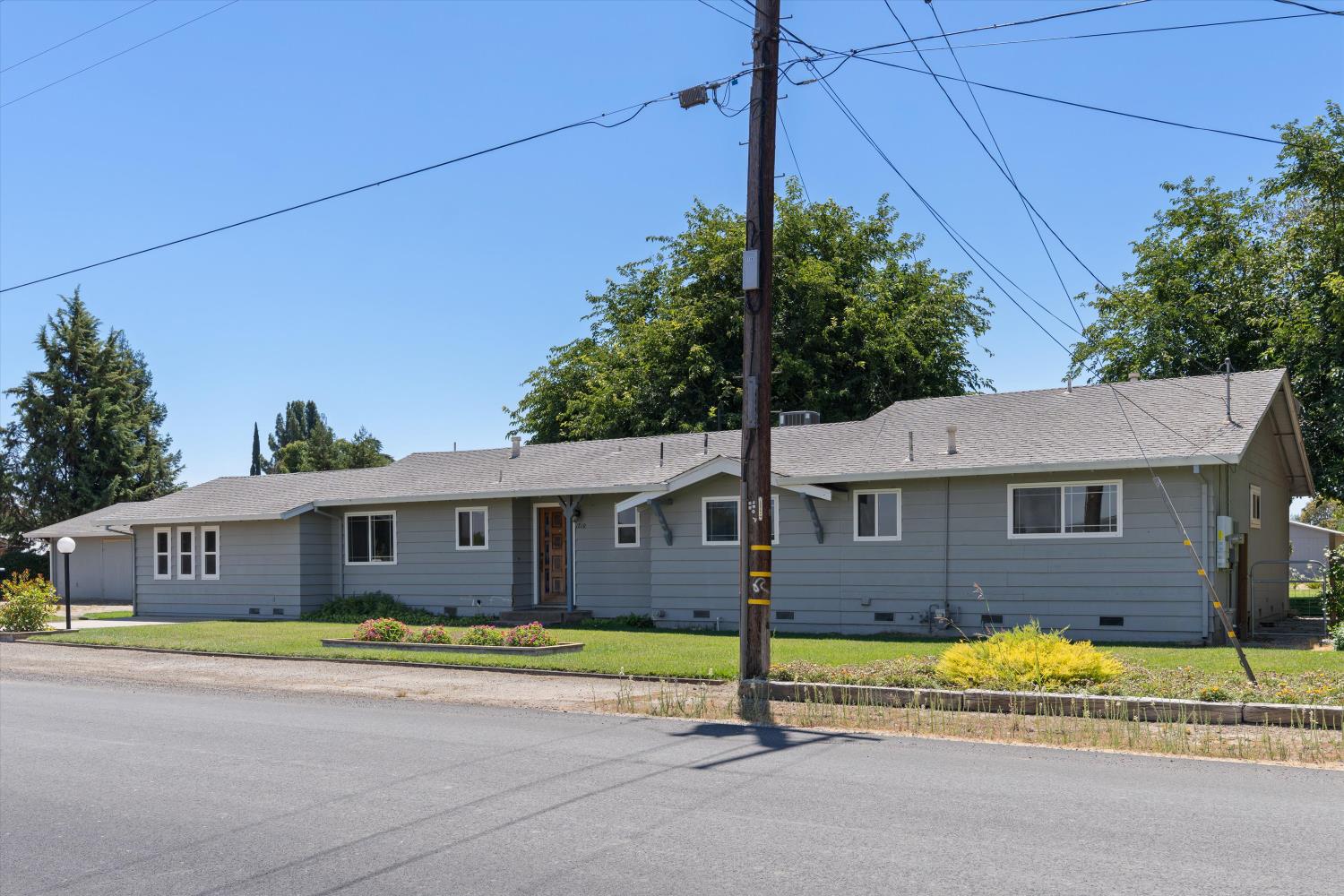 1710 Edwards Lane