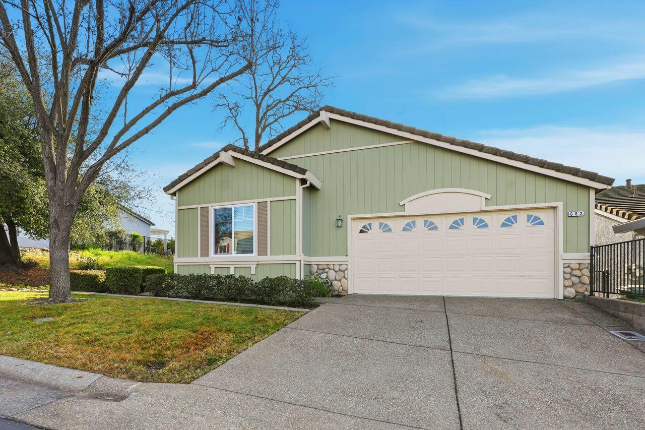 682 Diamond Glen Circle