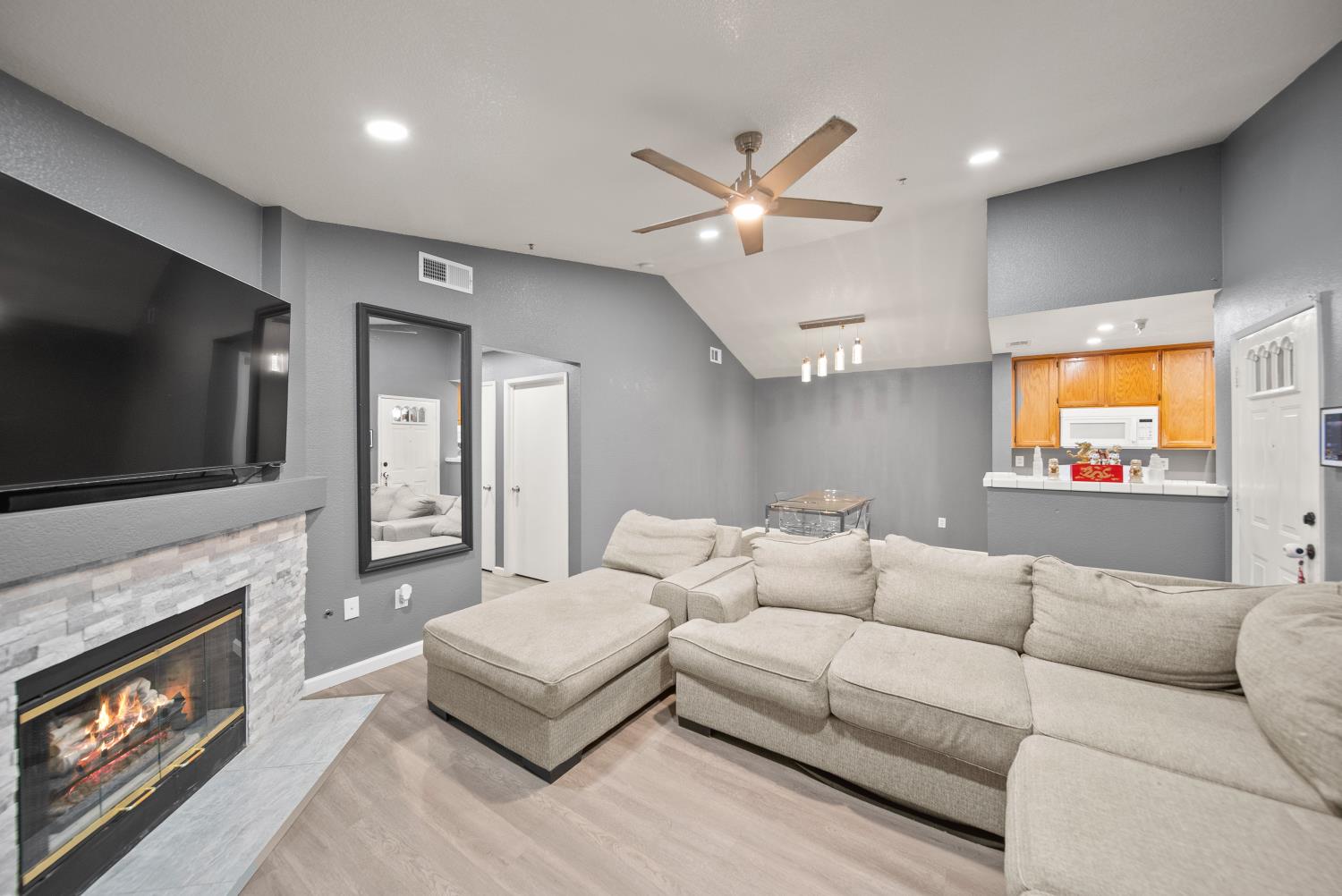 8020 Walerga Road 1102