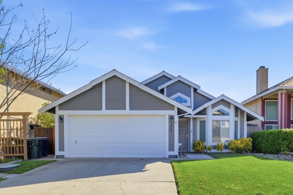 Photo of 4809 Winter Oak Way, Antelope, CA 95843 (MLS # 226033330)