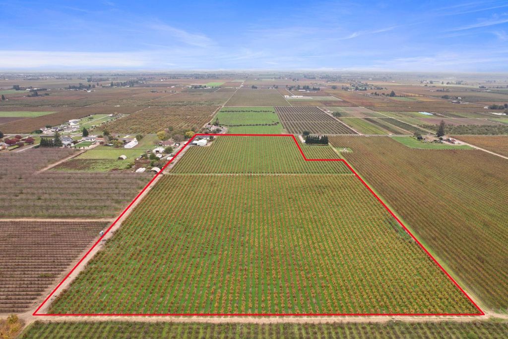 Photo of 14235 N Vintage Road, Lodi, CA 95240 (MLS # 225146902)