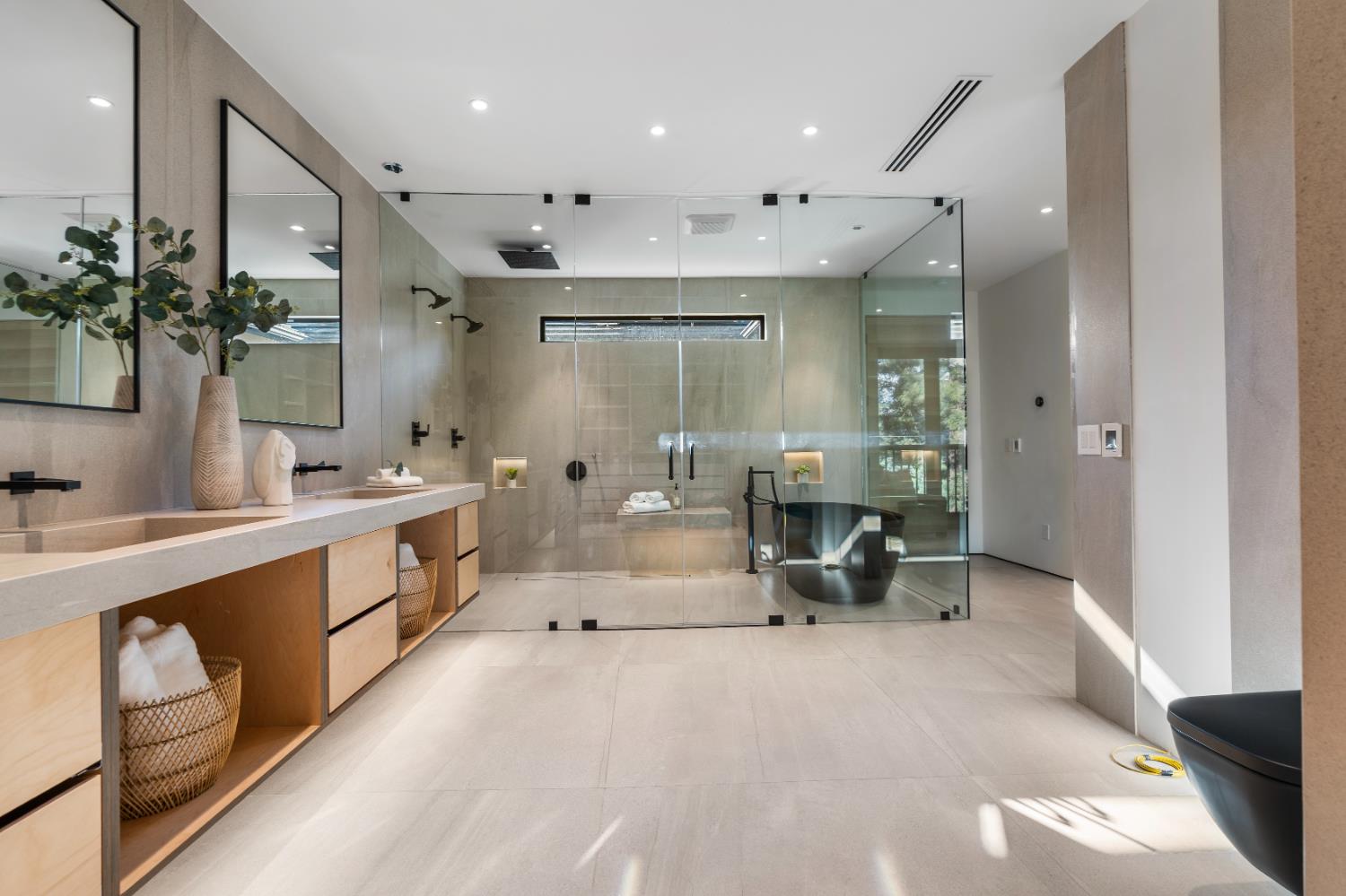 6243 Riverbank Circle