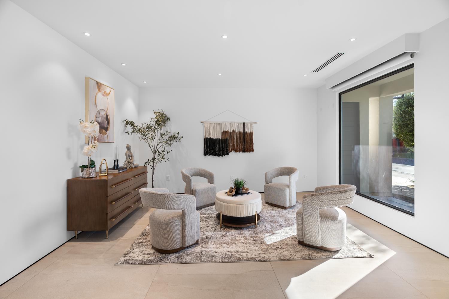 6243 Riverbank Circle