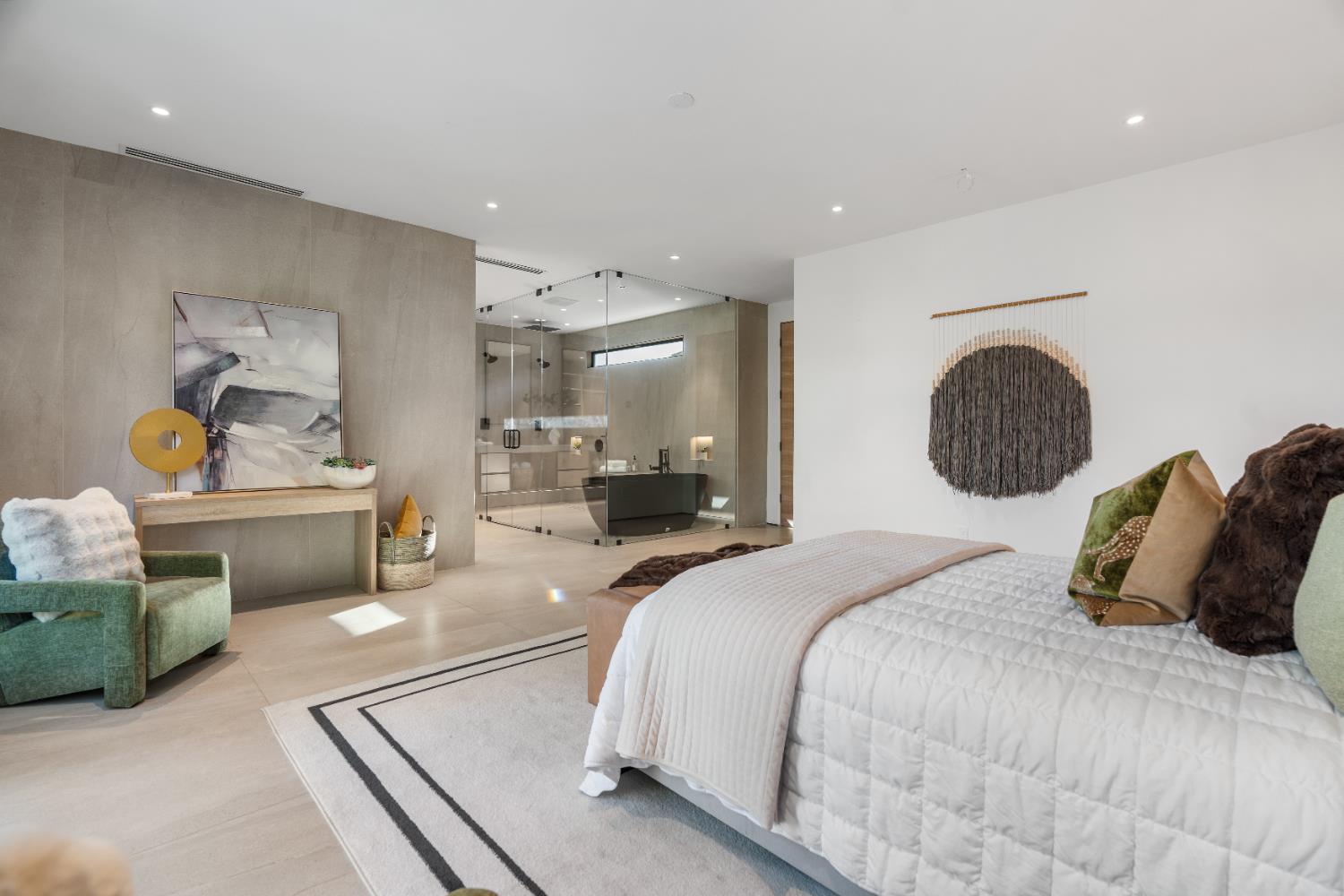 6243 Riverbank Circle