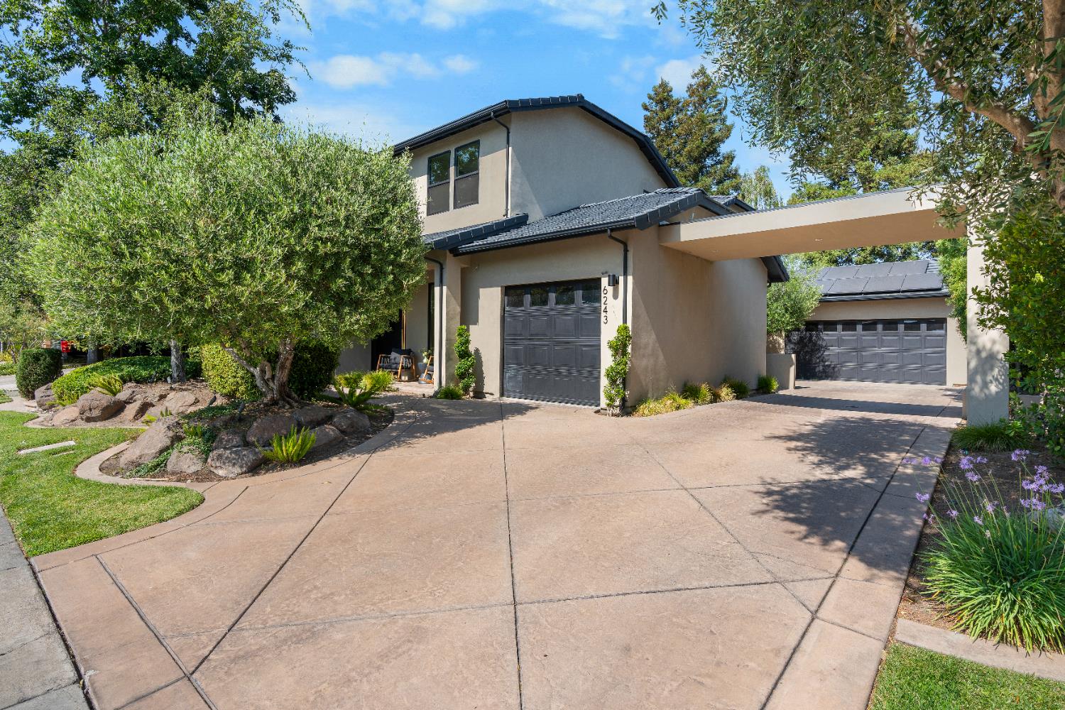 6243 Riverbank Circle
