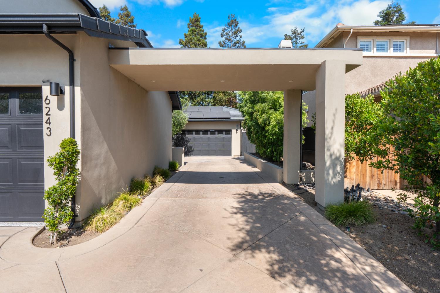6243 Riverbank Circle