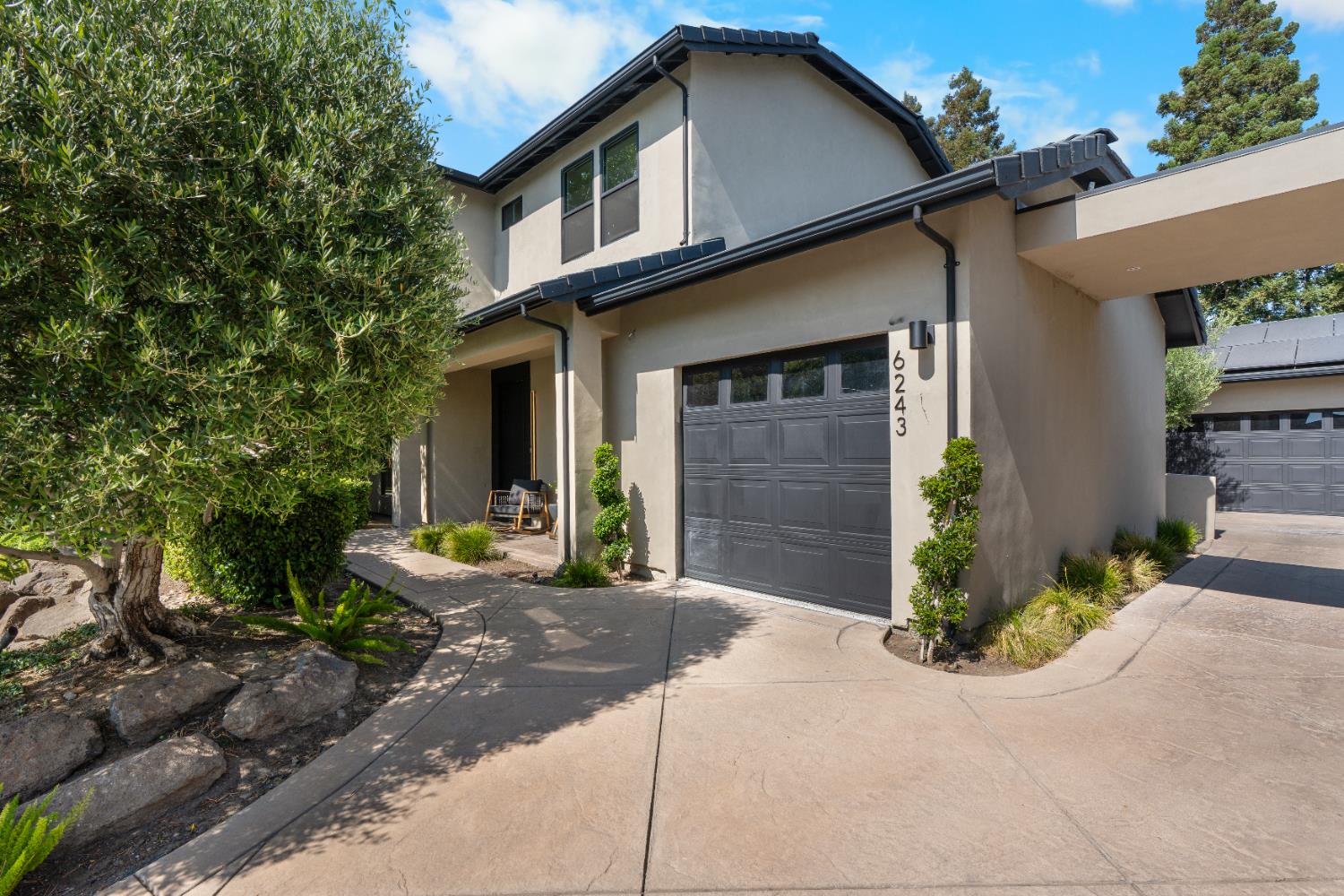 6243 Riverbank Circle