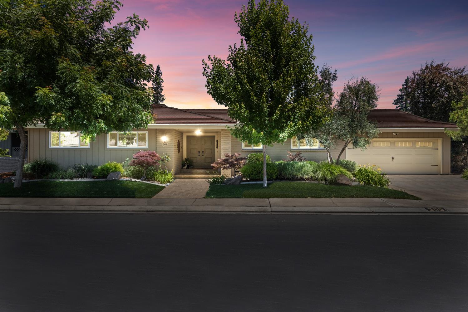 305 Fleetwood Drive