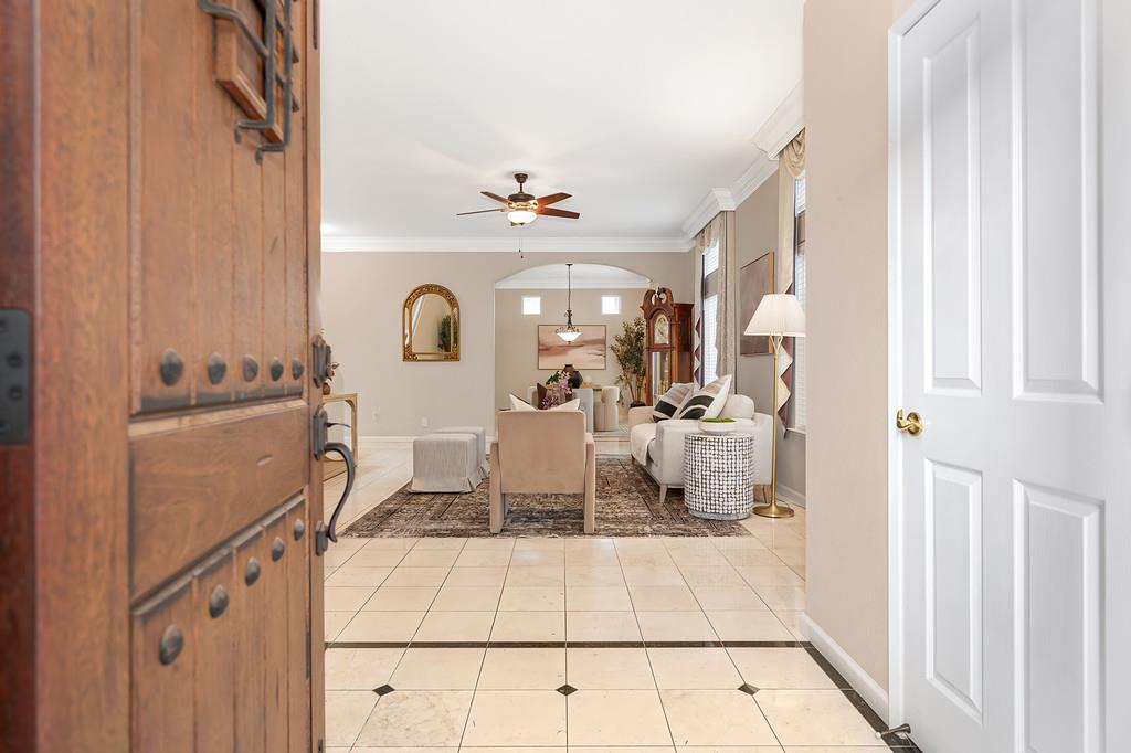 1116 Crestline Circle