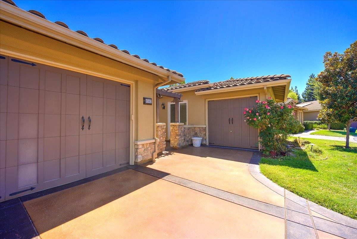 8582 Las Brisas Circle