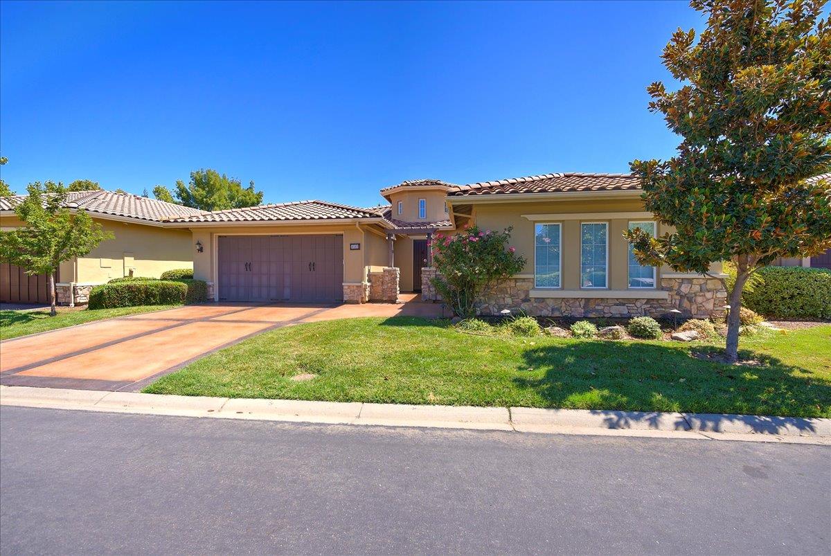 8582 Las Brisas Circle