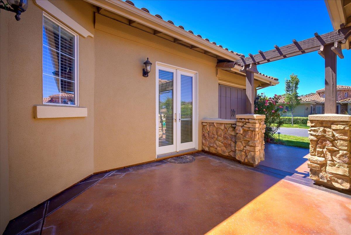 8582 Las Brisas Circle