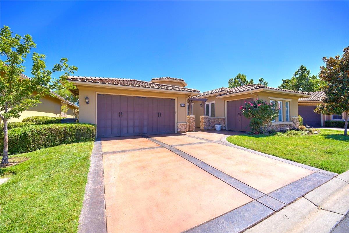 8582 Las Brisas Circle