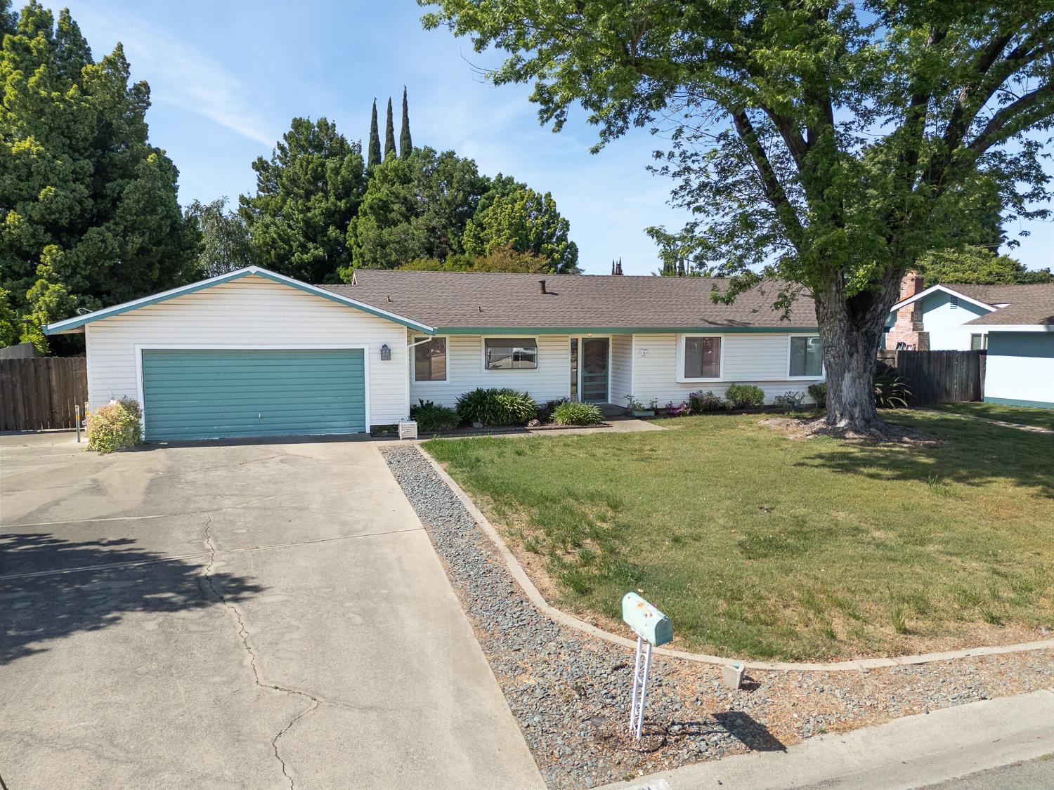 1561 Jones Road