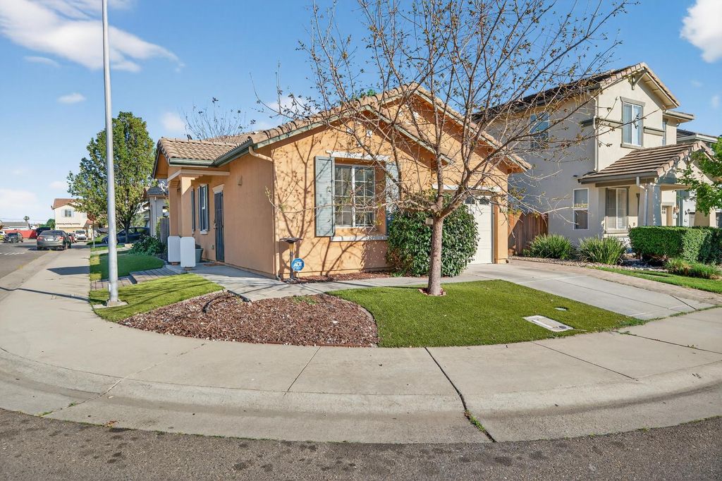 Photo of 3540 Mamie Jennings Way, Sacramento, CA 95838 (MLS # 226031502)