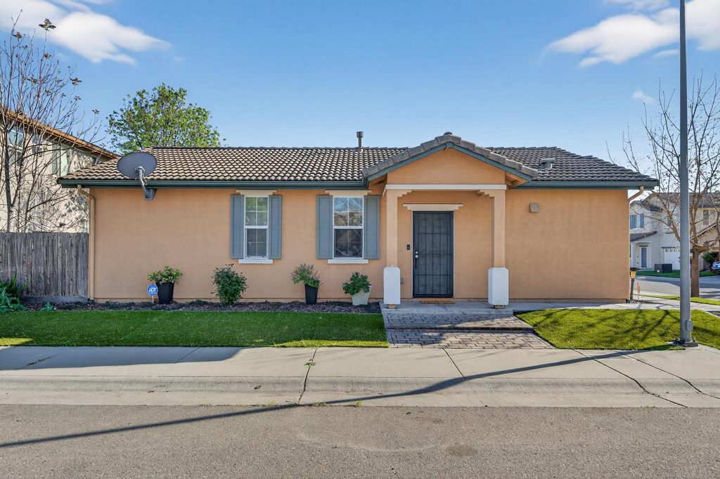 Photo of 3540 Mamie Jennings Way, Sacramento, CA 95838 (MLS # 226031502)