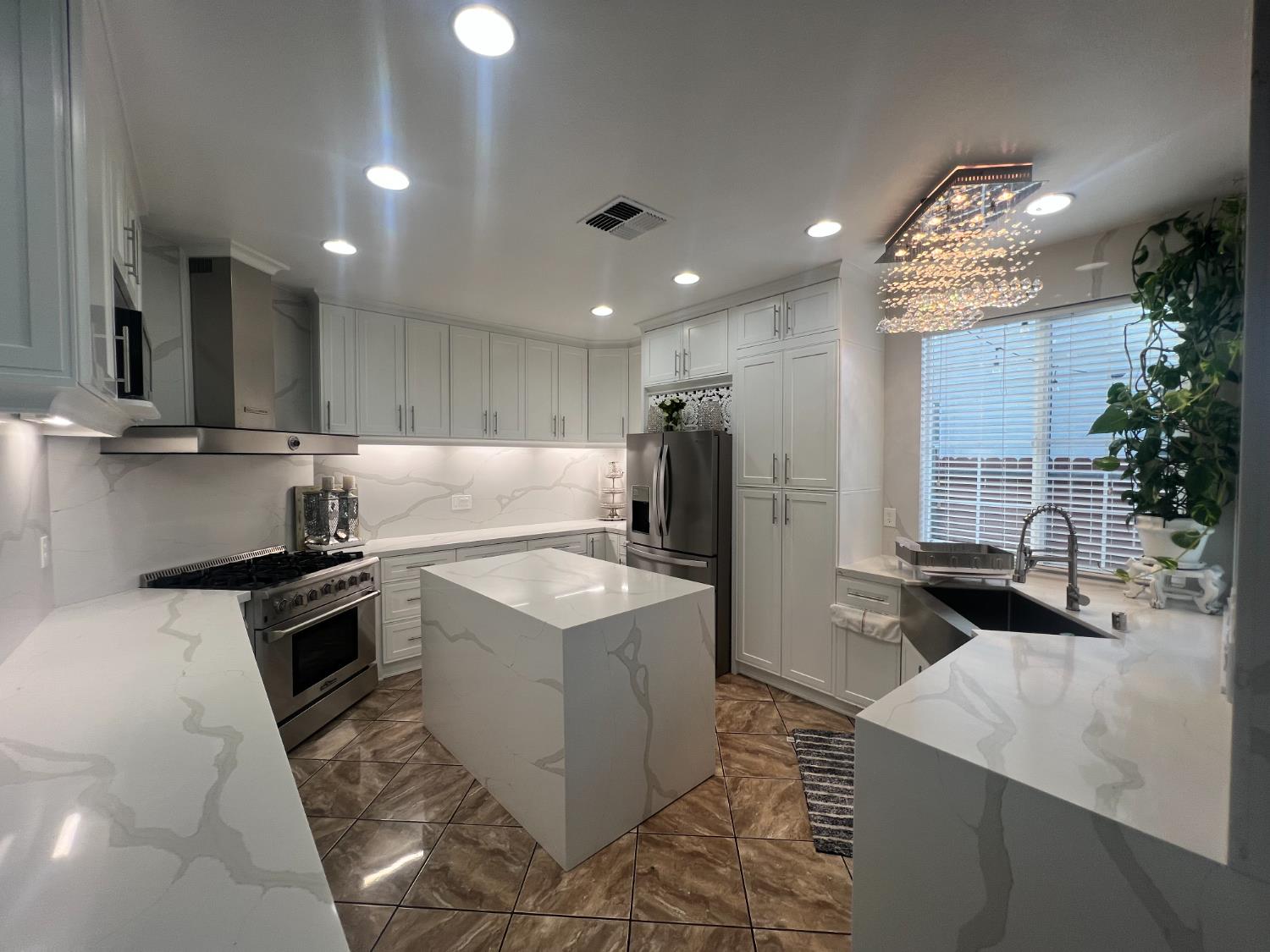 2132 Tennis Lane