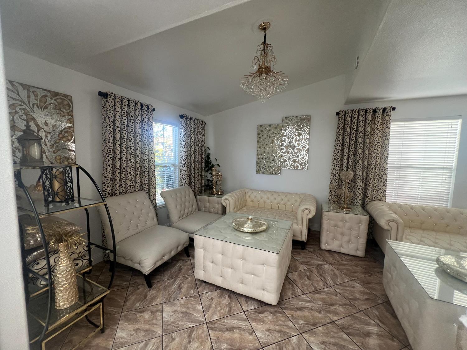 2132 Tennis Lane