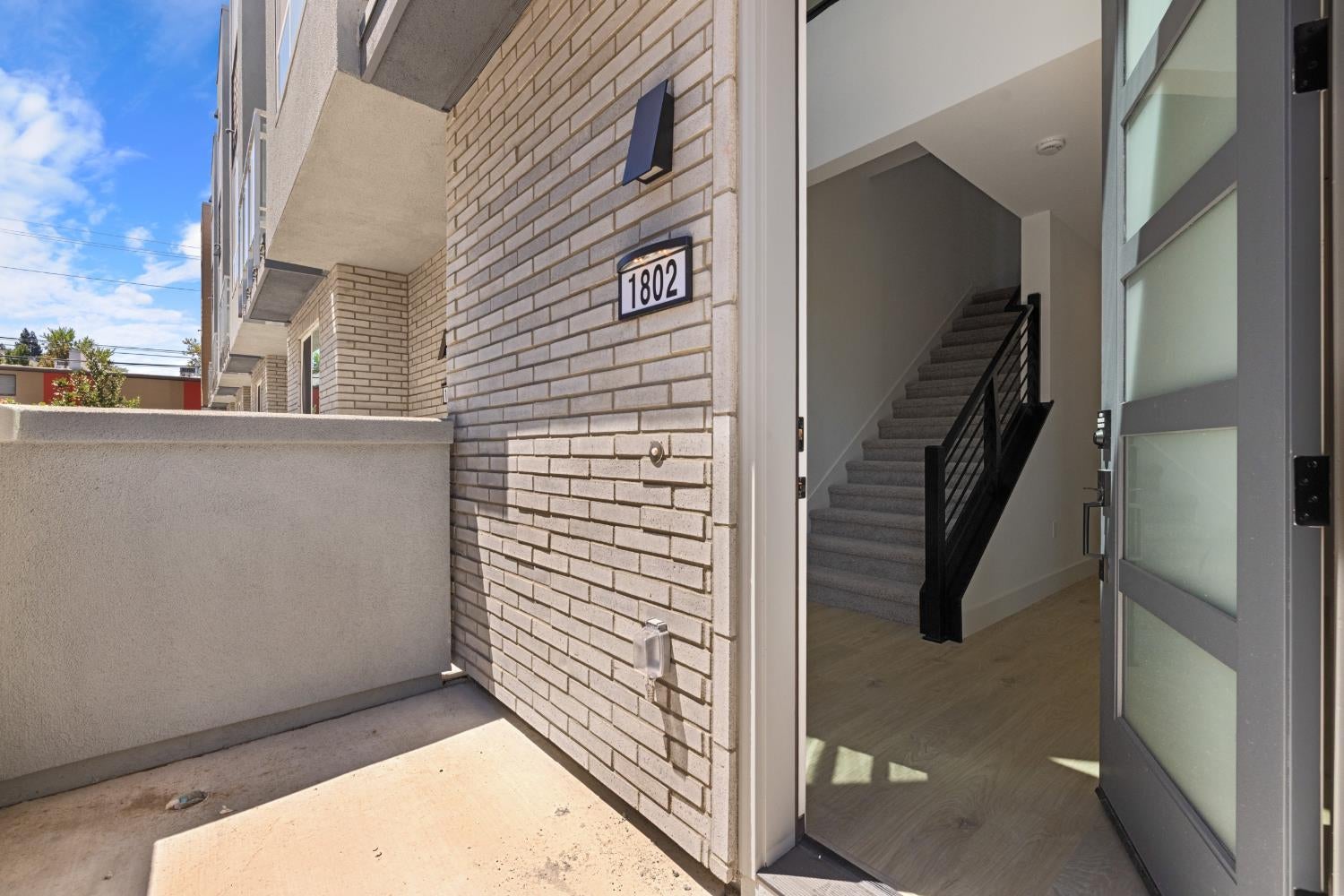 1802 Loft Walk