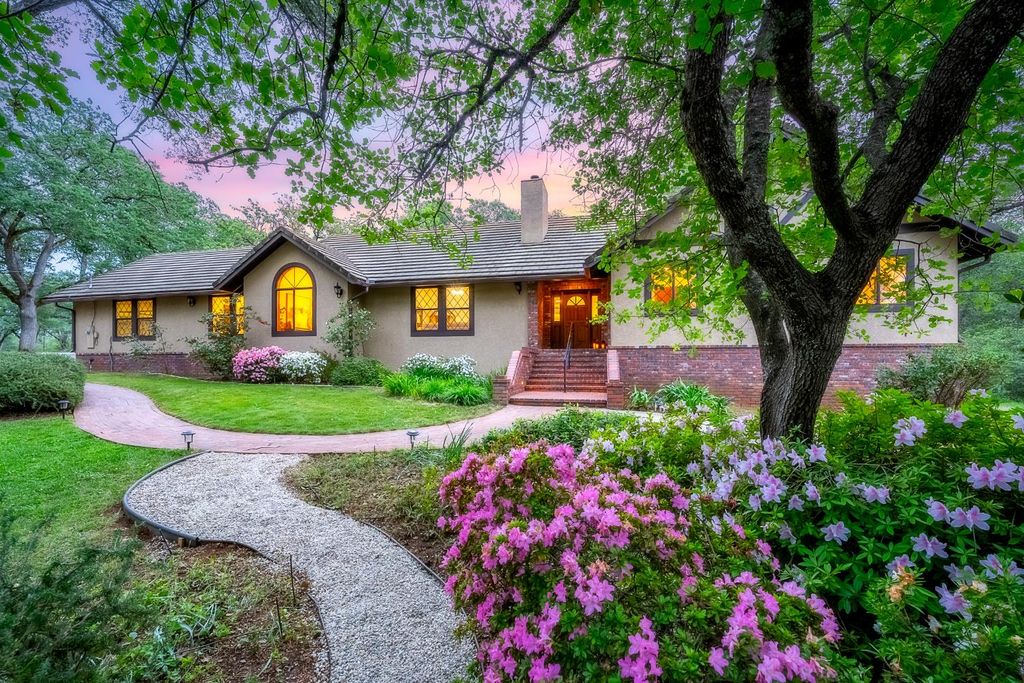 Photo of 3958 Arabian Way, Shingle Springs, CA 95682 (MLS # 226035881)