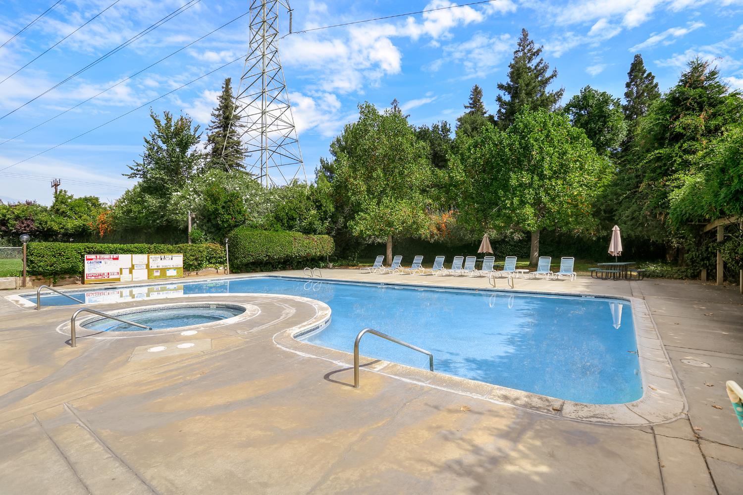 2280 Hurley Way 36