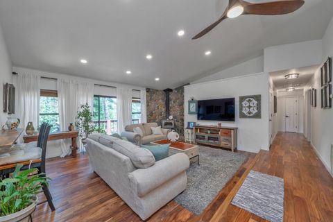 MLS: 225056552