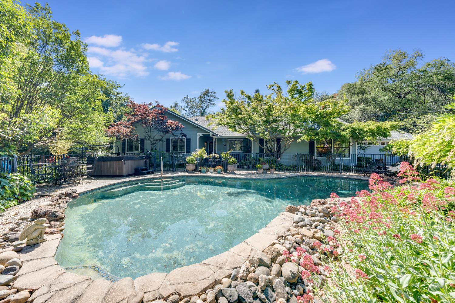 1150 Itow Court