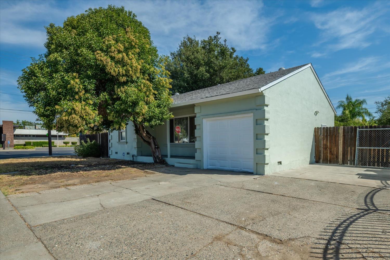 5601 Bonniemae Way